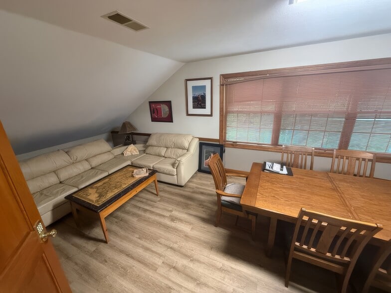More Photos Of 10580 Dickson Rd, Plymouth Winery Vineyard For Sale
