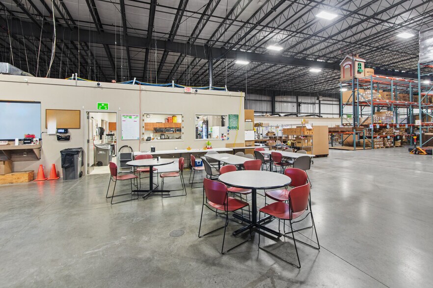 More Photos Of 2435 Schultz Rd, Neenah Warehouse For Sale