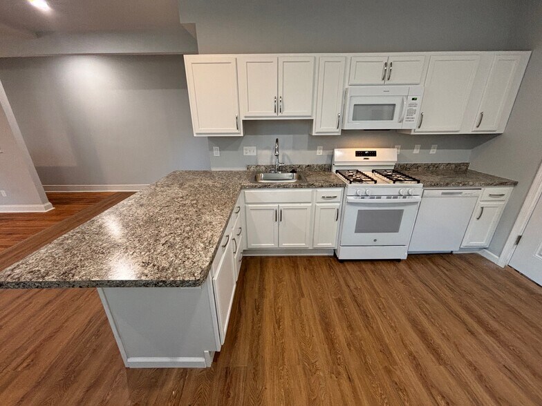 More Photos Of 1615 E Main St, Waterbury Apartments For Sale