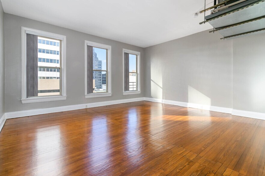 More Photos Of 17-19 E Court St, Cincinnati Apartments For Sale