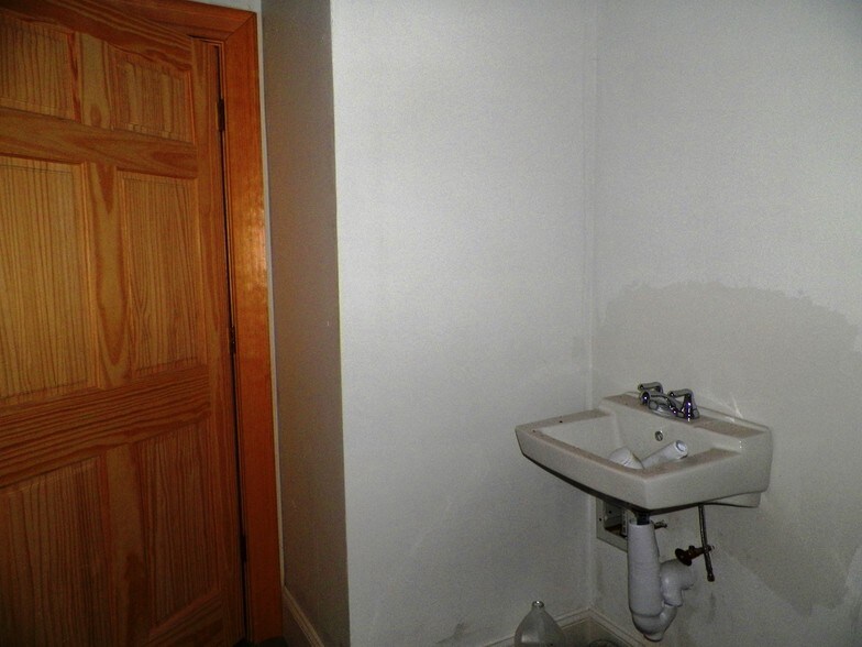 More Photos Of 301 Harris Ave, Providence Storefront For Sale