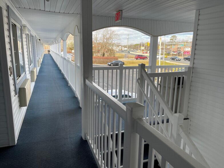 More Photos Of 633 White Horse Pike, Absecon Hotel For Sale