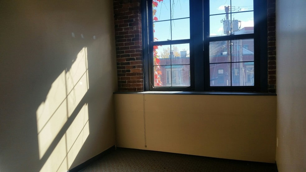 More Photos Of 31 S Main St, Concord General Retail For Sale