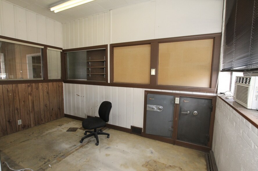 More Photos Of 74 Water St, Worcester Warehouse For Sale