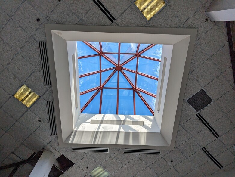 More Photos Of 75 James Way, Southampton Medical For Sale