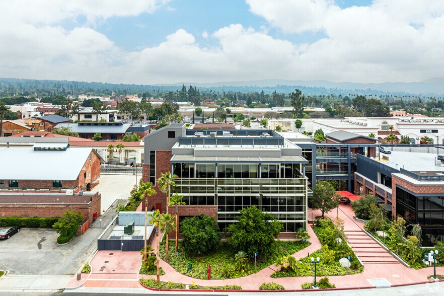 More Photos Of 321 Orange St, Redlands Unknown For Lease