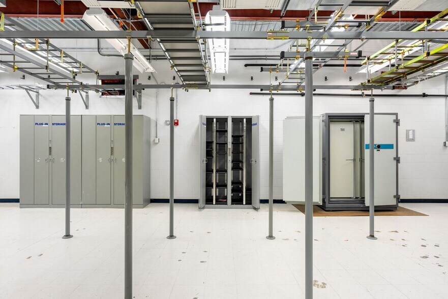 More Photos Of 2800 Diode Ln, Louisville Warehouse For Lease