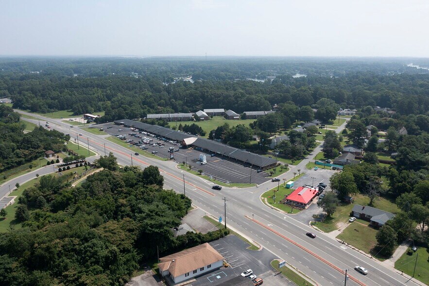 More Photos Of 1725 George Washington Memorial Hwy, Gloucester Point Restaurant For Sale