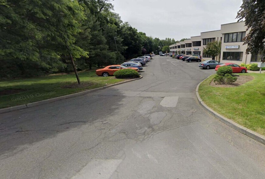 More Photos Of 121 West Nyack Rd, Nanuet Office For Lease