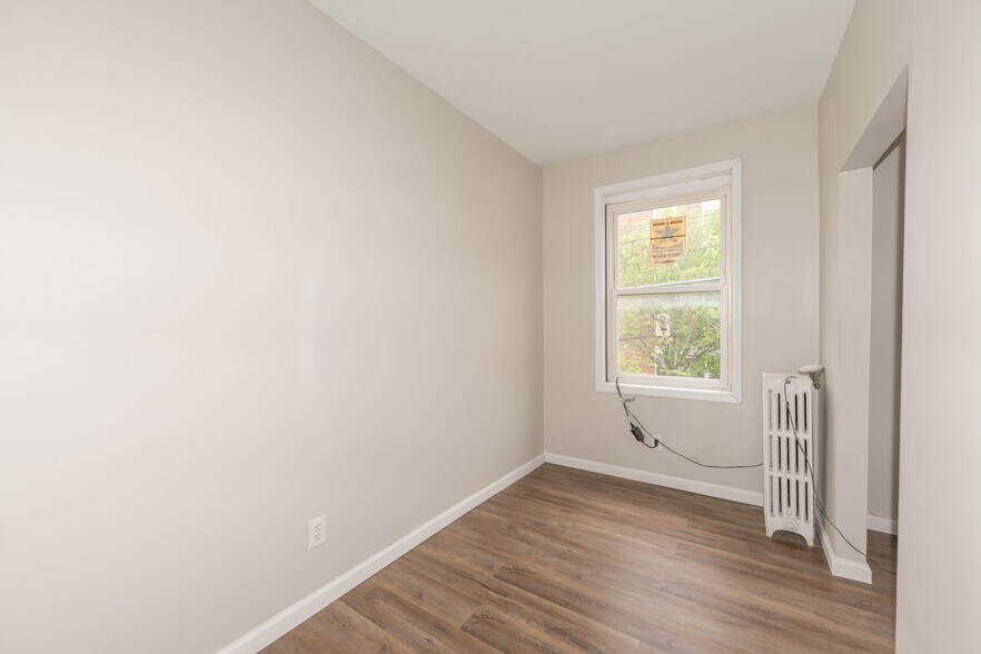 More Photos Of 117 N Lake Ave, Albany Storefront Retail Residential For Sale