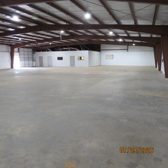 More Photos Of 5710 Clarewood Dr, Houston Warehouse For Lease