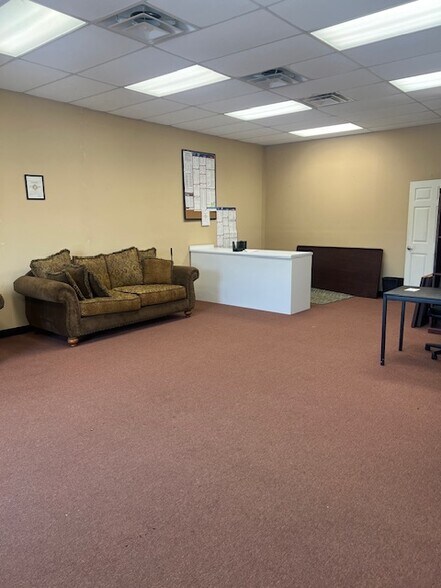 More Photos Of 511 Settlement Rd, Gray General Retail For Lease