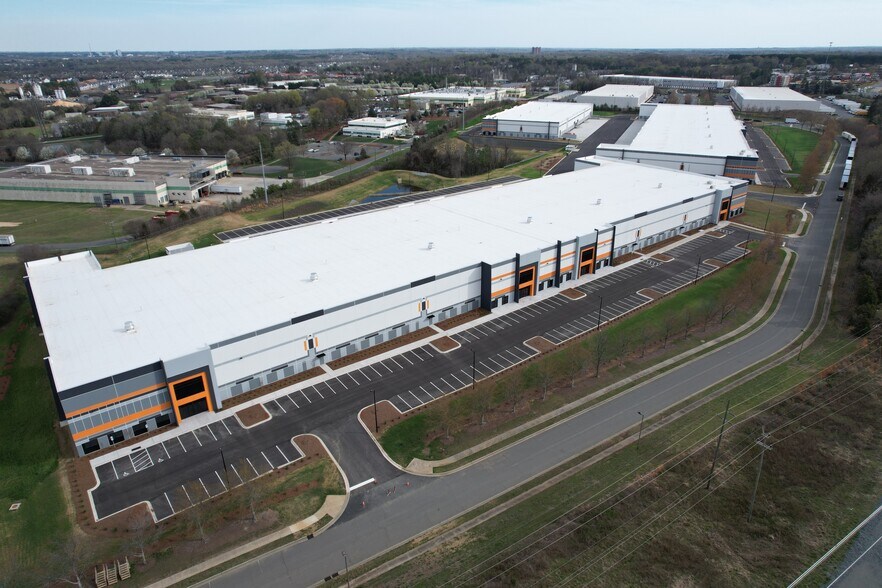 More Photos Of 3480 Stateview Blvd, Fort Mill Unknown For Lease