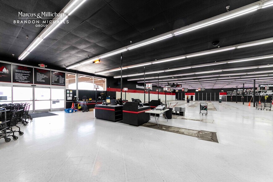 More Photos Of 2695 Cochran St, Simi Valley Freestanding For Sale