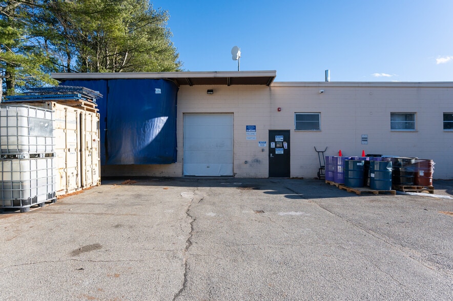 More Photos Of 116 Parker St, Newburyport Manufacturing For Sale