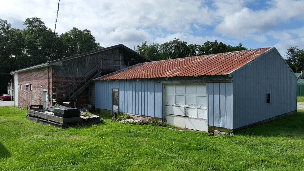 More Photos Of 1878 N Francis St, Monticello General Retail For Sale
