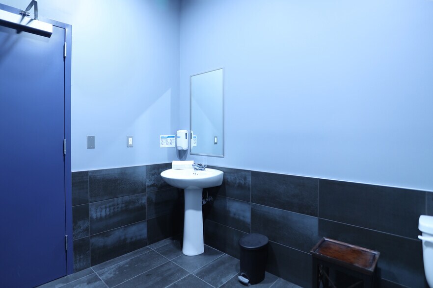 More Photos Of 11315 Hide-A-Way Ln, Thackerville Warehouse For Sale