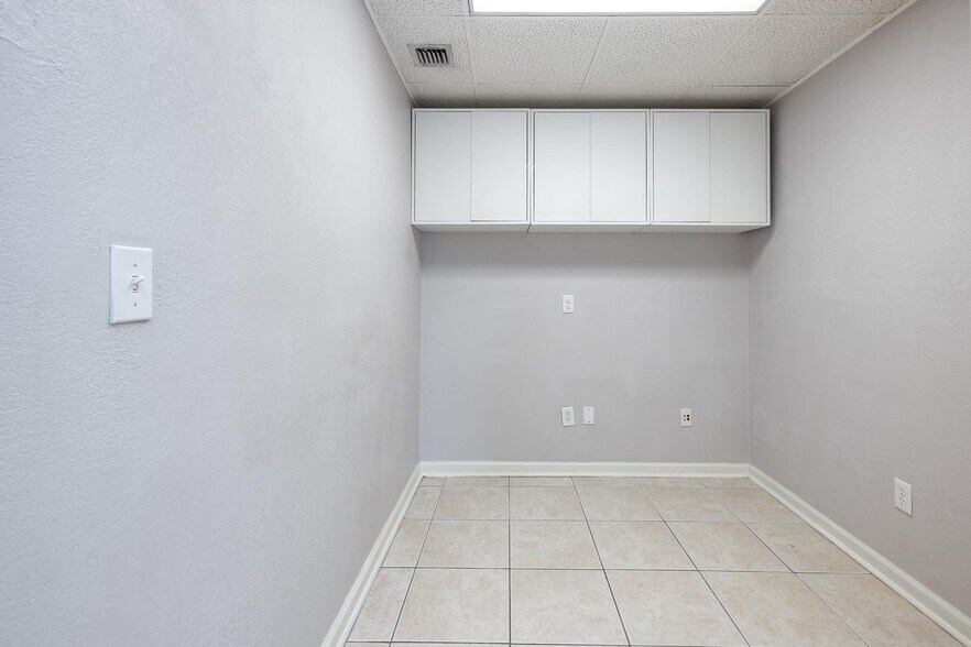 More Photos Of 7480 Fairway Dr, Miami Lakes Medical For Lease