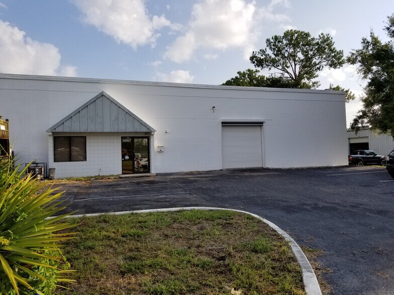 More Photos Of 3667-3691 46th Ave N, Saint Petersburg Manufacturing For Lease