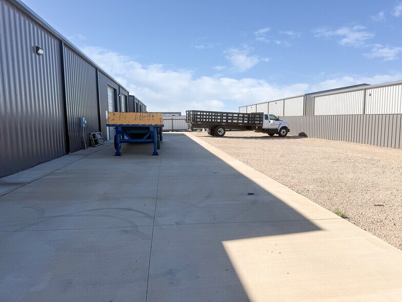 More Photos Of 6622 Winfield Ave, Lubbock Warehouse For Lease