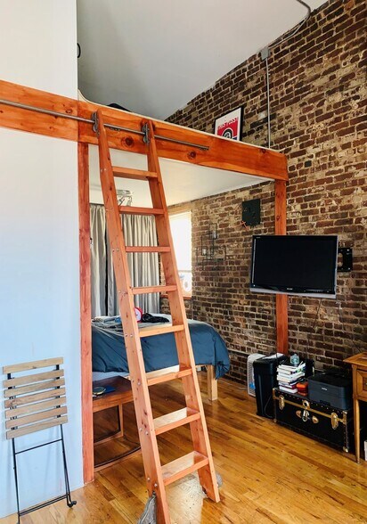 More Photos Of 98 Moore St, Brooklyn Storefront Retail Residential For Sale