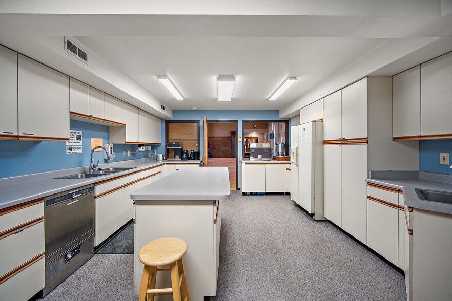 More Photos Of 820 N 30th St, Colorado Springs Religious Facility For Sale