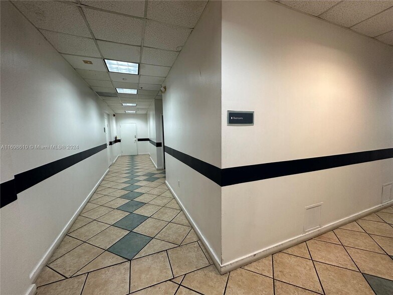 More Photos Of 7500 NW 25th St, Miami Refrigeration Cold Storage For Sale