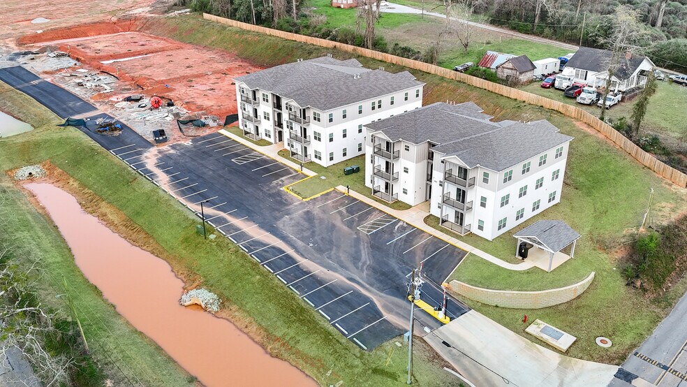 More Photos Of 300 Elm St, Hogansville Apartments For Sale