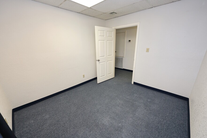 More Photos Of 6511 Stewart Rd, Galveston Office For Lease