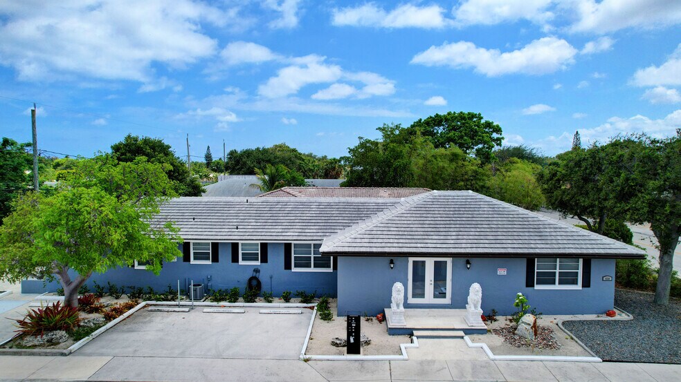 Primary Photo Of 830 N Federal Hwy, Lake Worth Office For Lease