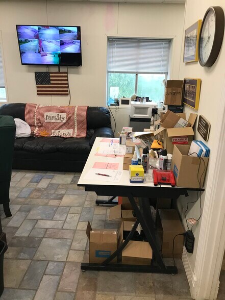 More Photos Of 3614 Alice St, Galveston Distribution For Sale