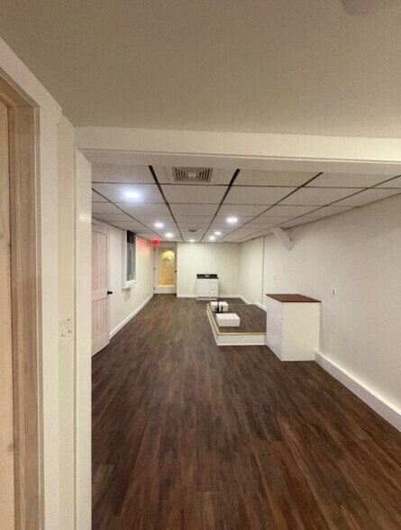 More Photos Of 330-336 E Main St, Twin Lakes General Retail For Lease