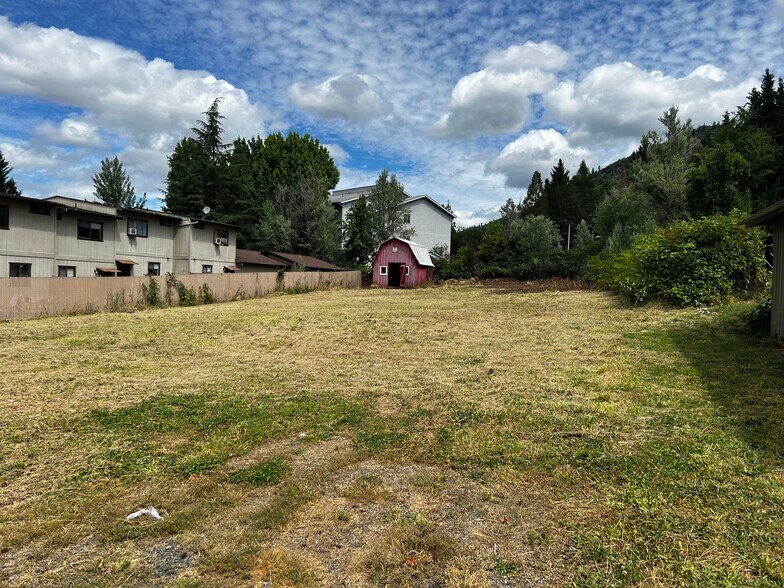 More Photos Of 2060 NE Fairview Ave, Grants Pass Land For Sale