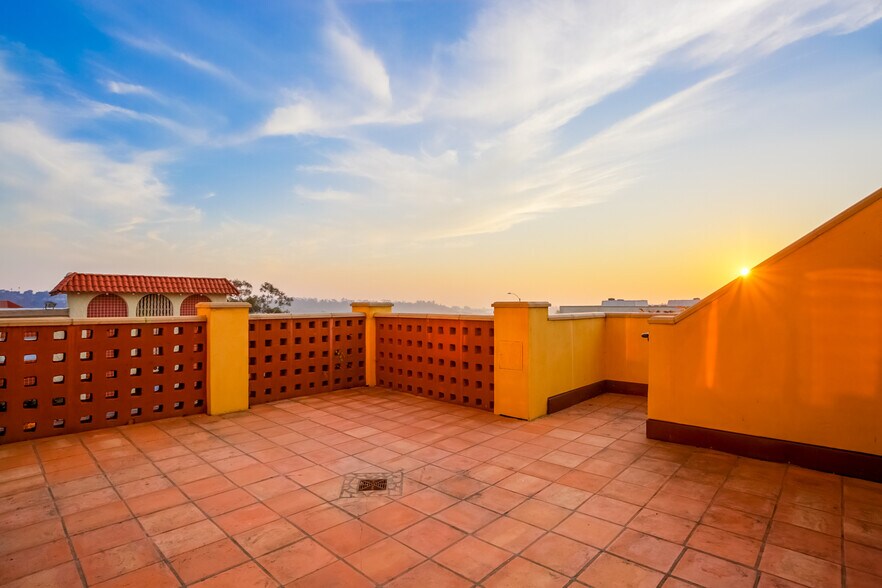 More Photos Of 2180 S El Camino Real, Oceanside Office For Sale