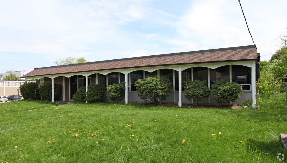 Primary Photo Of 15 Gurney Cres, Toronto Warehouse For Lease