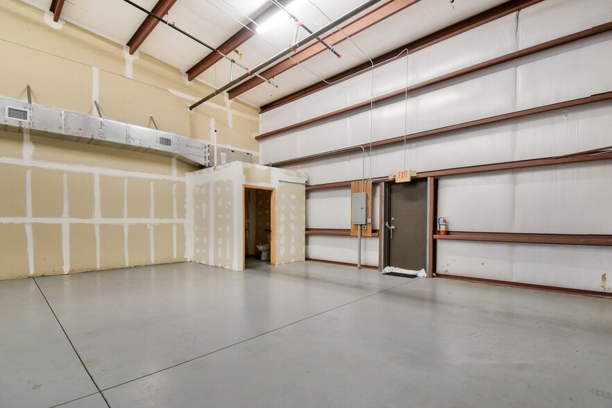 More Photos Of 1761 Dobbs Rd, Saint Augustine Warehouse For Lease