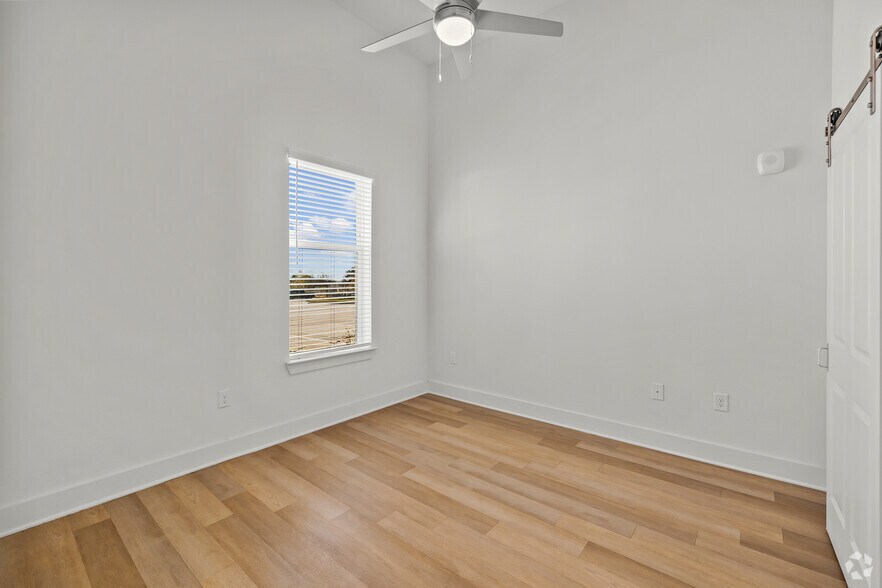 More Photos Of 4830 E Rosedale St, Fort Worth Apartments For Lease