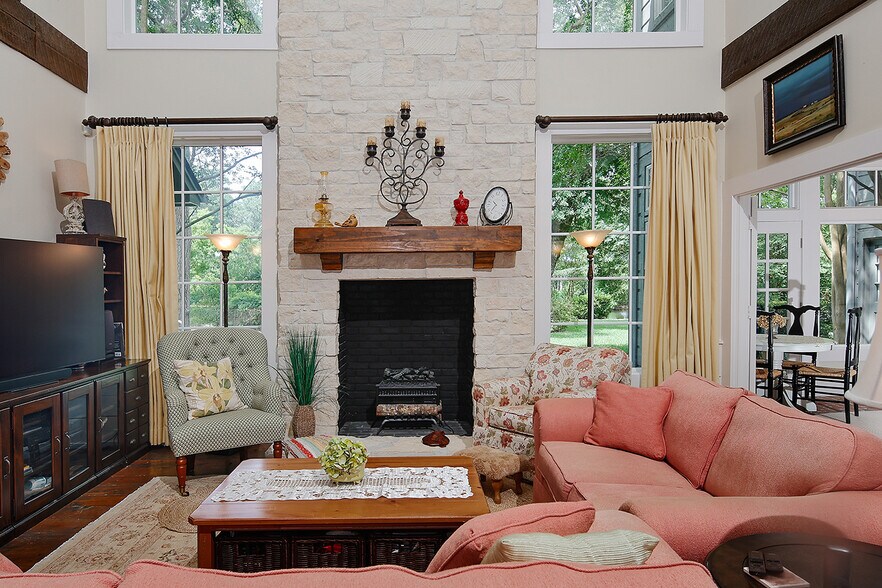 More Photos Of 15598 Bedford Ln, Conroe Specialty For Sale