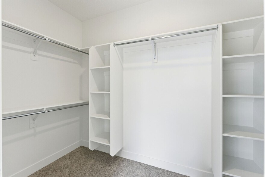 More Photos Of 132-144 E Chambord Ct, Sandy Apartments For Sale