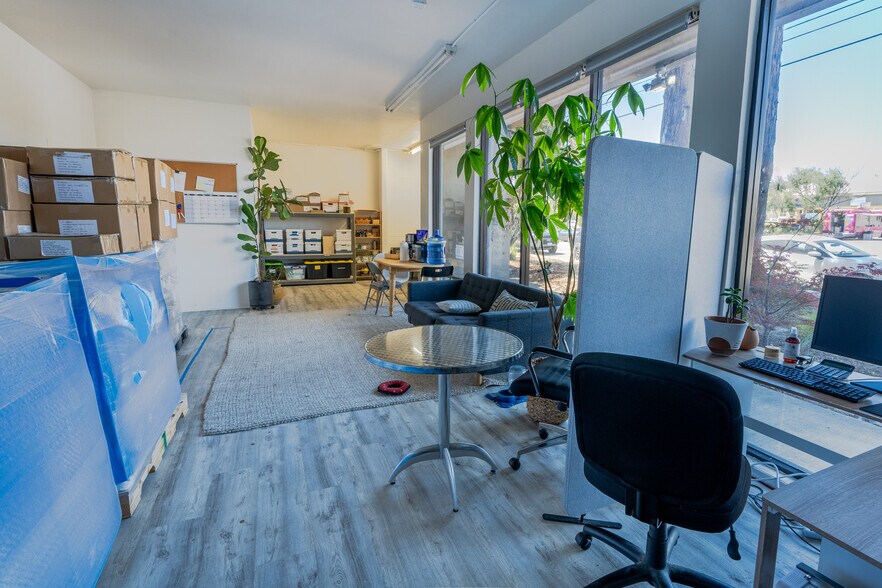 More Photos Of 401 Ingalls St, Santa Cruz Service For Sale