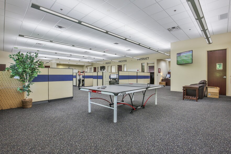 More Photos Of 500 Plantation Park Dr, Loganville Office For Lease