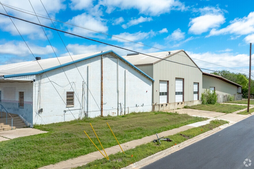 More Photos Of 201 Exposition St, Denton Warehouse For Sale