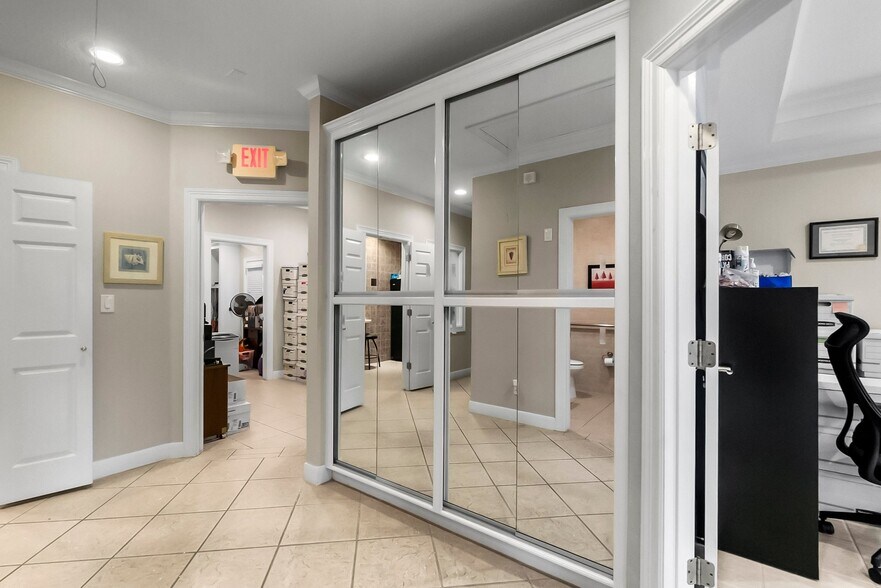 More Photos Of 1824 Sawdust Rd, The Woodlands Medical For Sale