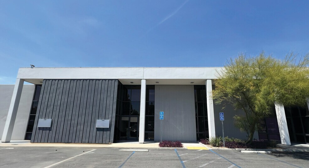 Primary Photo Of 2353-2373 W La Palma Ave, Anaheim Manufacturing For Lease