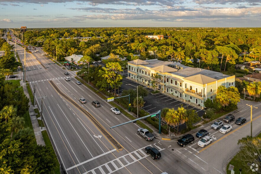More Photos Of 1300 Goodlette Rd N, Naples Office For Sale