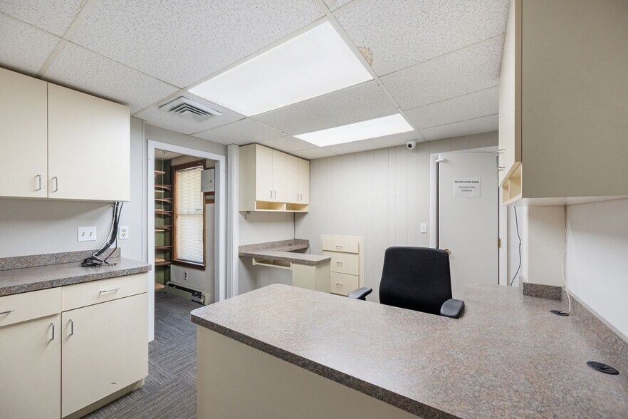 More Photos Of 275 W Main St, Norton Office Residential For Sale