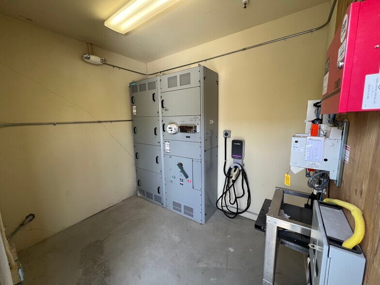 More Photos Of 26465 Summit Cir, Santa Clarita Warehouse For Lease