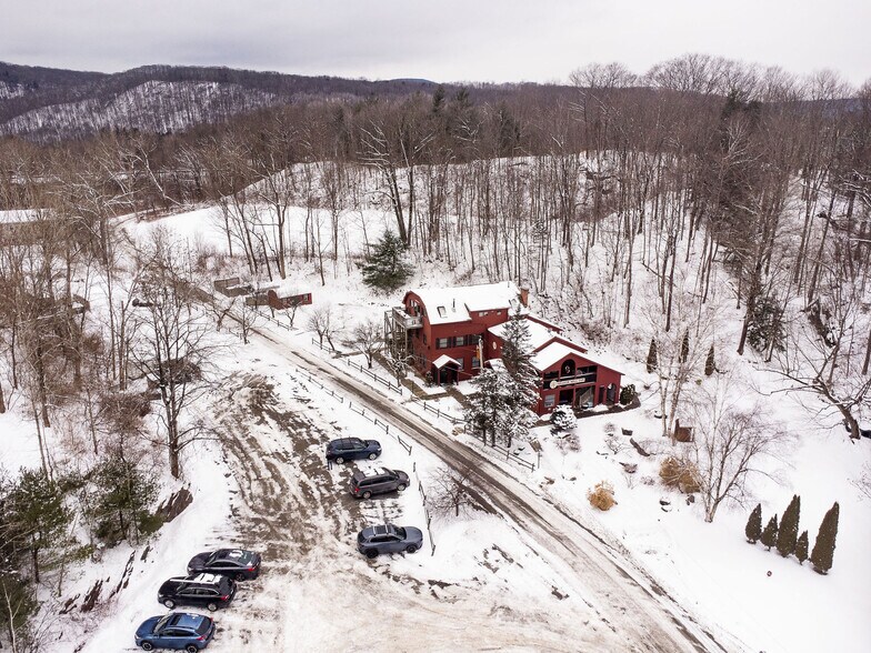 More Photos Of 2 Oak St, West Stockbridge Hospitality For Sale