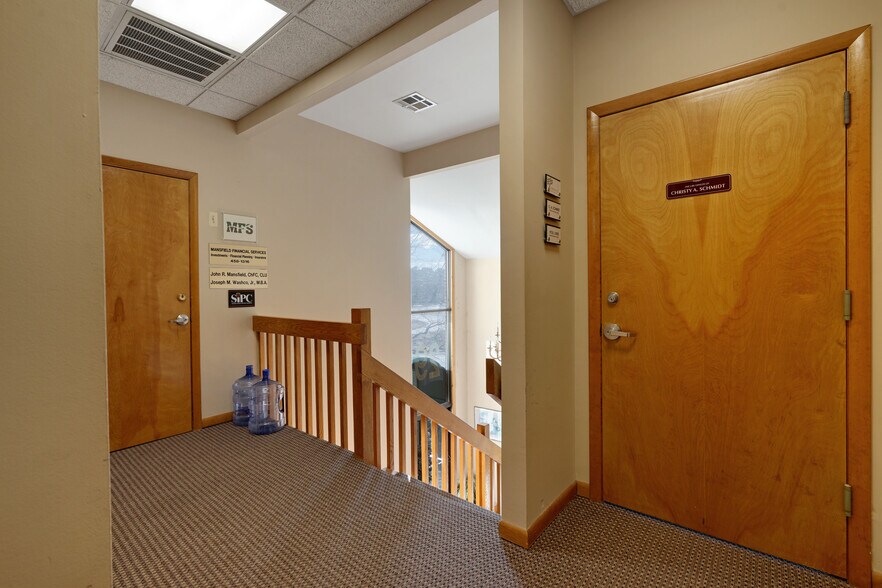 More Photos Of 291 Herbertsville Rd, Brick Office For Lease