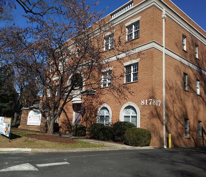 More Photos Of 817 E Morehead St, Charlotte Office For Lease